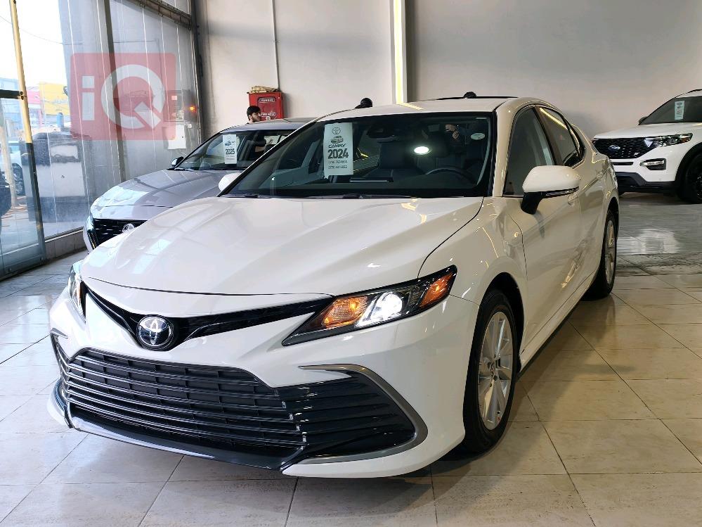 تۆیۆتا کامری